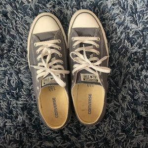 Size 11.5 low top navy blue converse